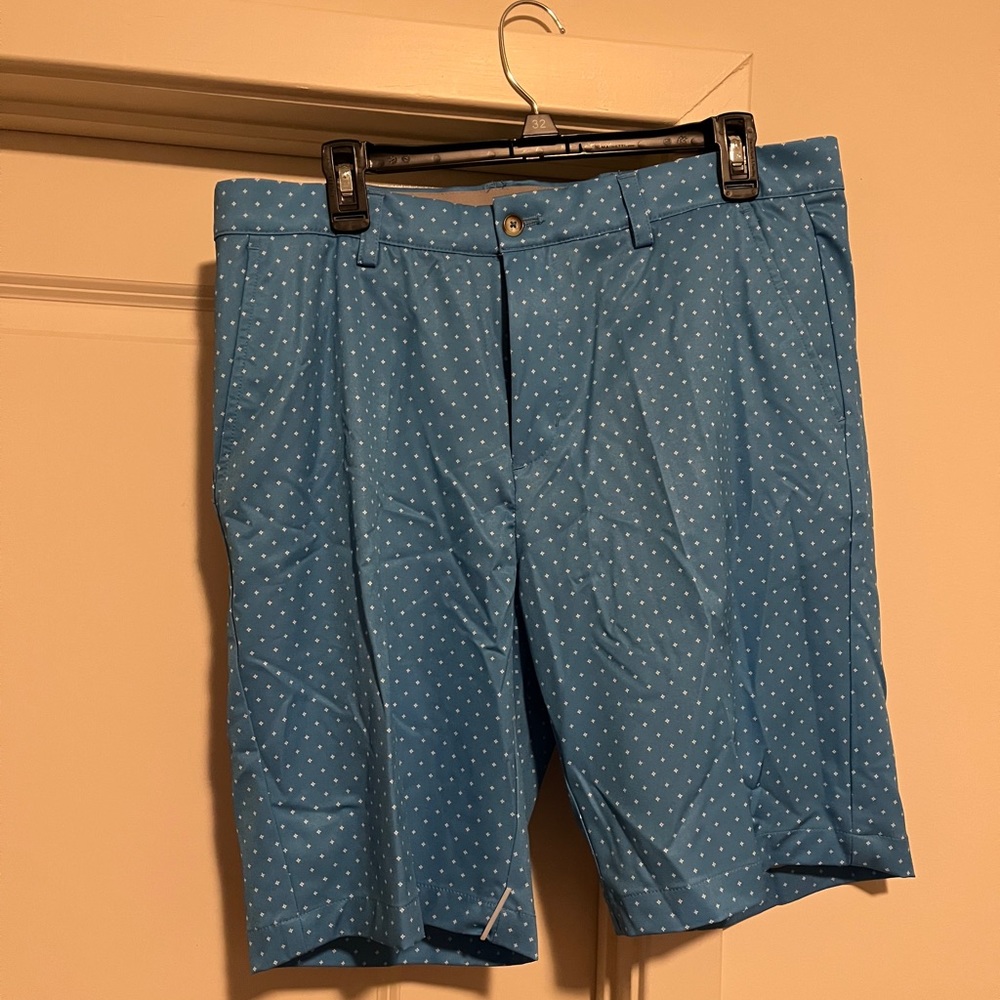 Greg Norman golf shorts. Size 34. Never worn.